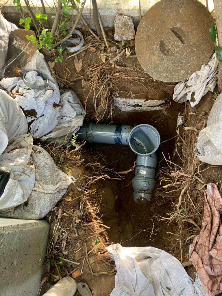 千葉県の汚水桝改修工事｜屋外排水管の掘削・配管補修を行った施工事例